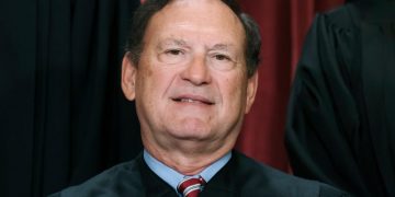 Upside-down flag flew at Justice Alito’s house after neighbor dispute