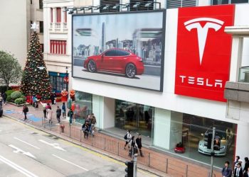 Tesla Q1 2024 Revenue Drops 9%, Profit Down 48%