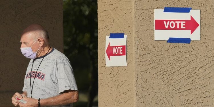 Arizona may require proof of citizenship on state voter forms for now