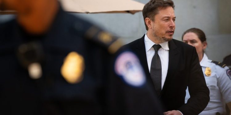 Secretaries of state urge Musk to fix AI chatbot spreading false election info