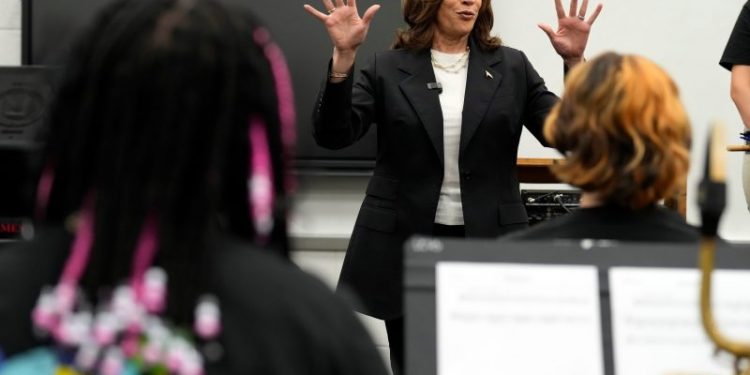 Harris, Walz tour southern Georgia by bus, chasing rural votes in key state