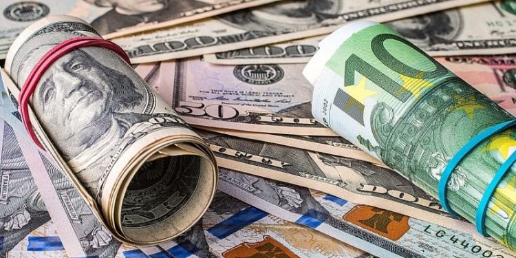 EURUSD and GBPUSD: GBPUSD climbs to a new August high