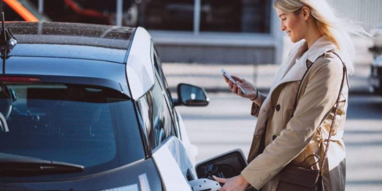 STLA Stock: Price Forecast and 12-Month Price Target