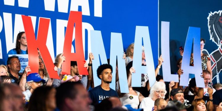 Harris campaign elevates independent super PACs, others before final push