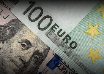 EURUSD and GBPUSD: GBPUSD is approaching the 1.32000