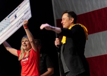 Elon Musk’s legally problematic $1 million voter giveaway