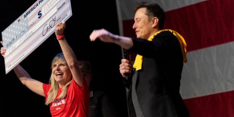 Elon Musk’s legally problematic $1 million voter giveaway